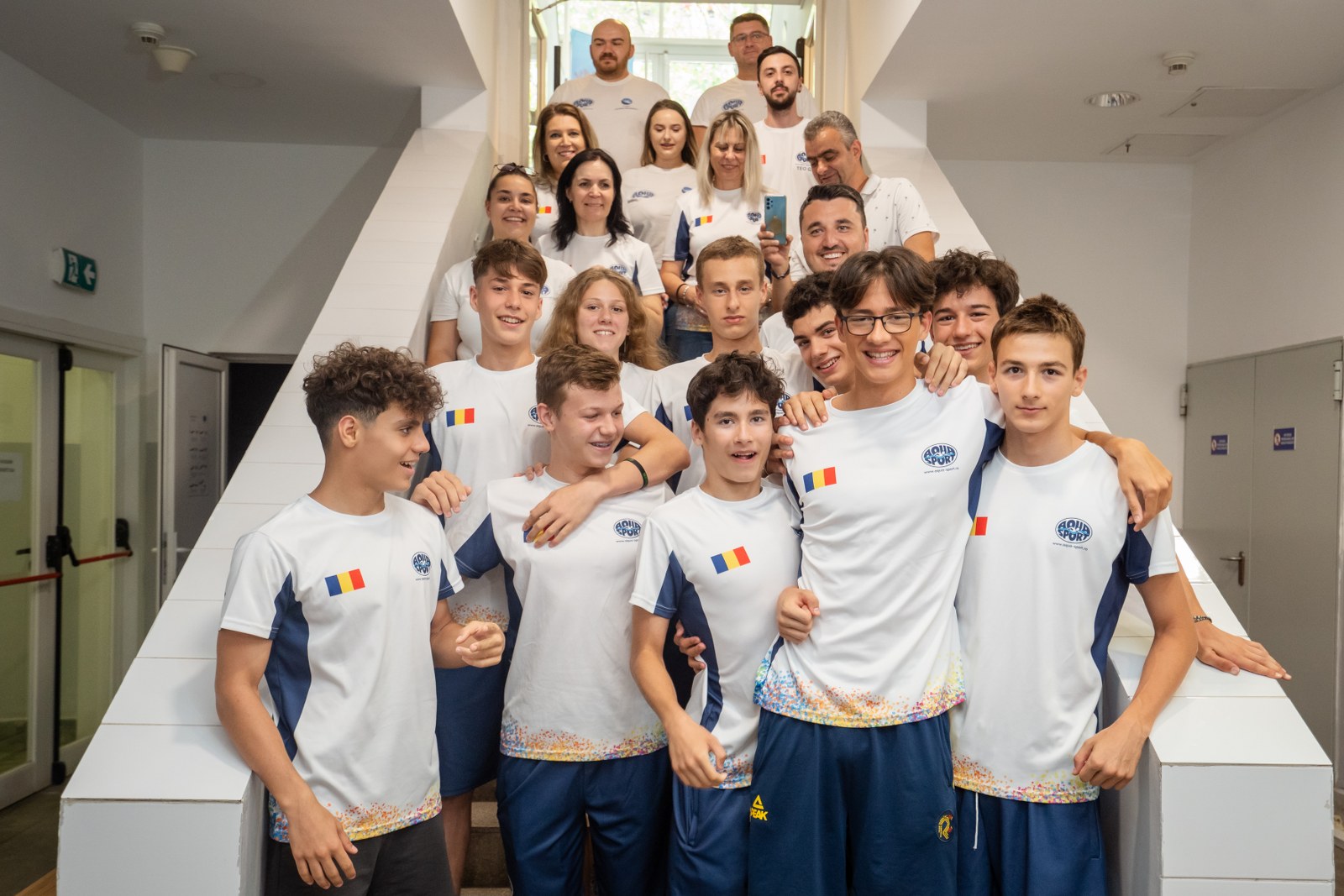 Primire surpriza, cu bucurii dulci si imbratisari de acasa pentru Vlad-Stefan Mihalache - Vicecampion European si antrenorul sau, dr. Mircea Purcaru