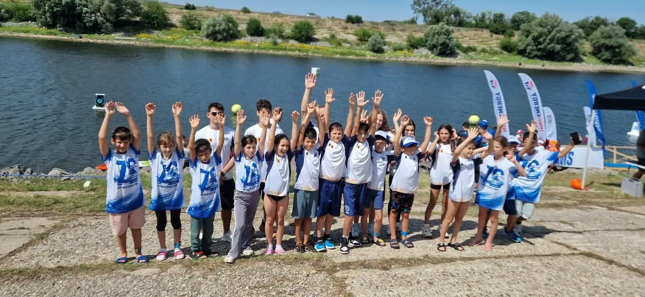 Inot pentru performanta. Inot pentru o cauza. Swim4Dreams